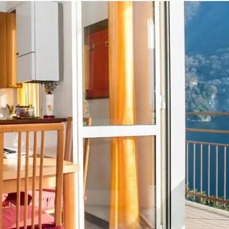 Appartamenti La Porta Sul Lago Laglio Room photo