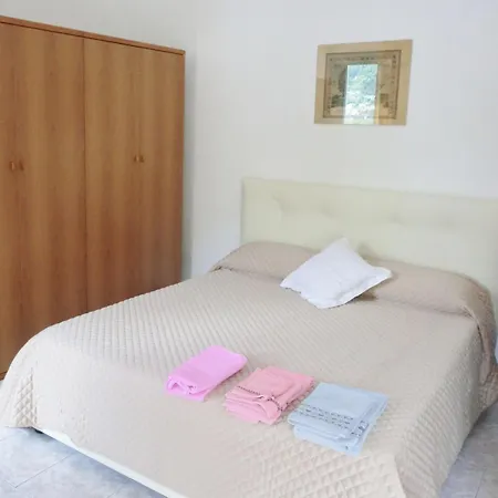 Appartamenti La Porta Sul Lago Laglio Room photo
