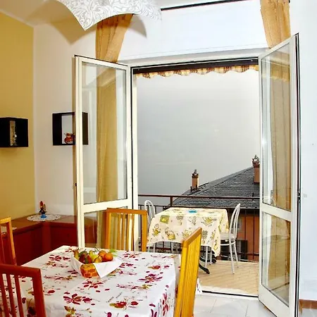 Appartamenti La Porta Sul Lago Laglio Exterior photo